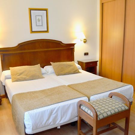 Hotel Lasa Sport Valladolid Zewnętrze zdjęcie