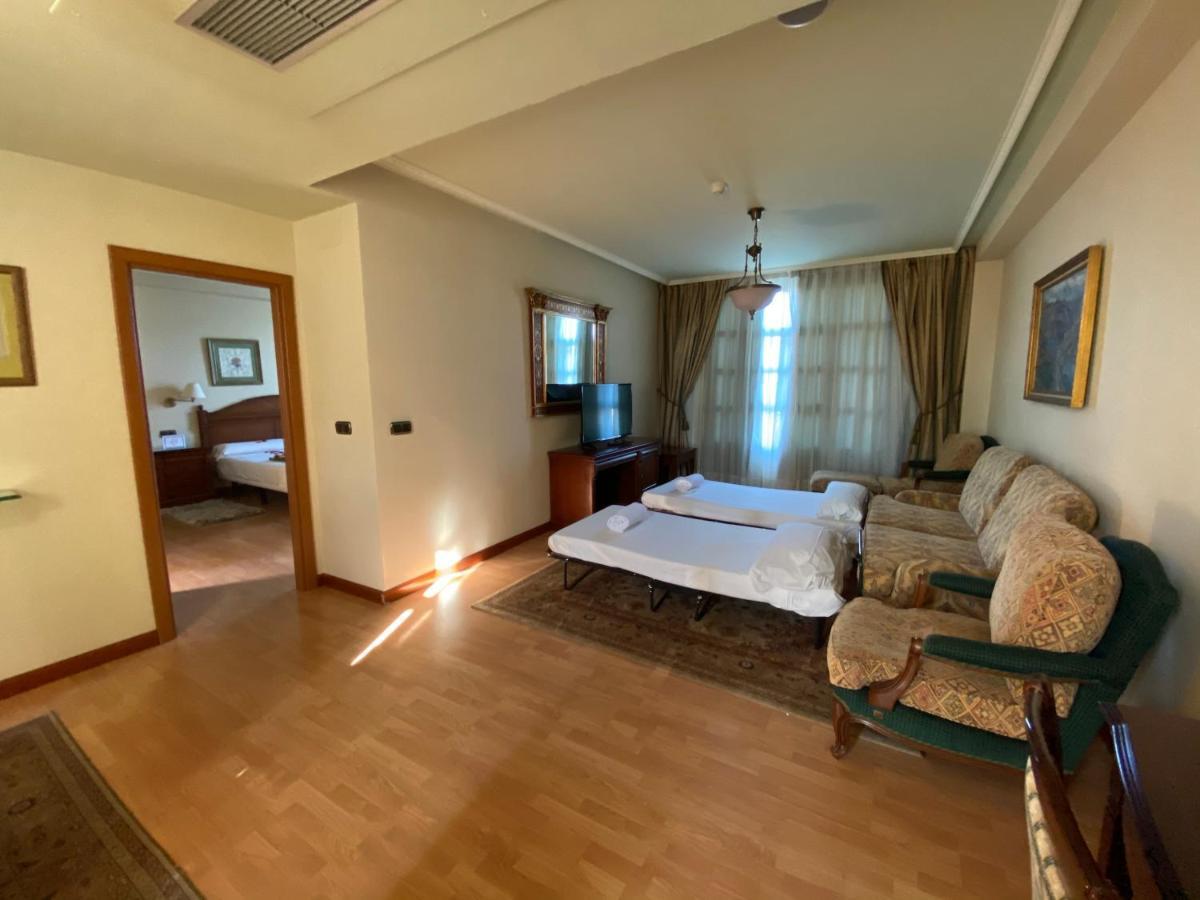 Hotel Lasa Sport Valladolid Zewnętrze zdjęcie