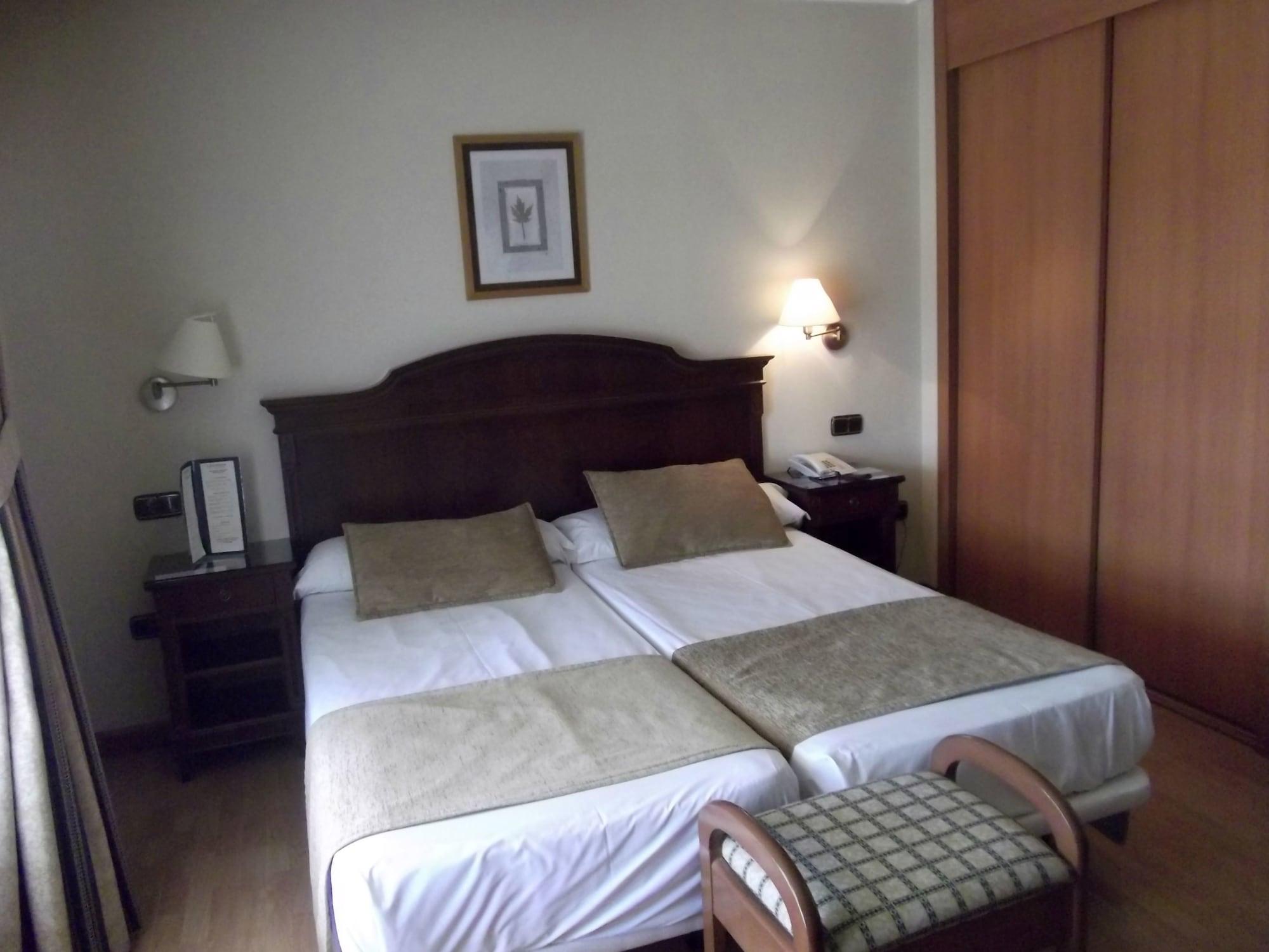 Hotel Lasa Sport Valladolid Zewnętrze zdjęcie