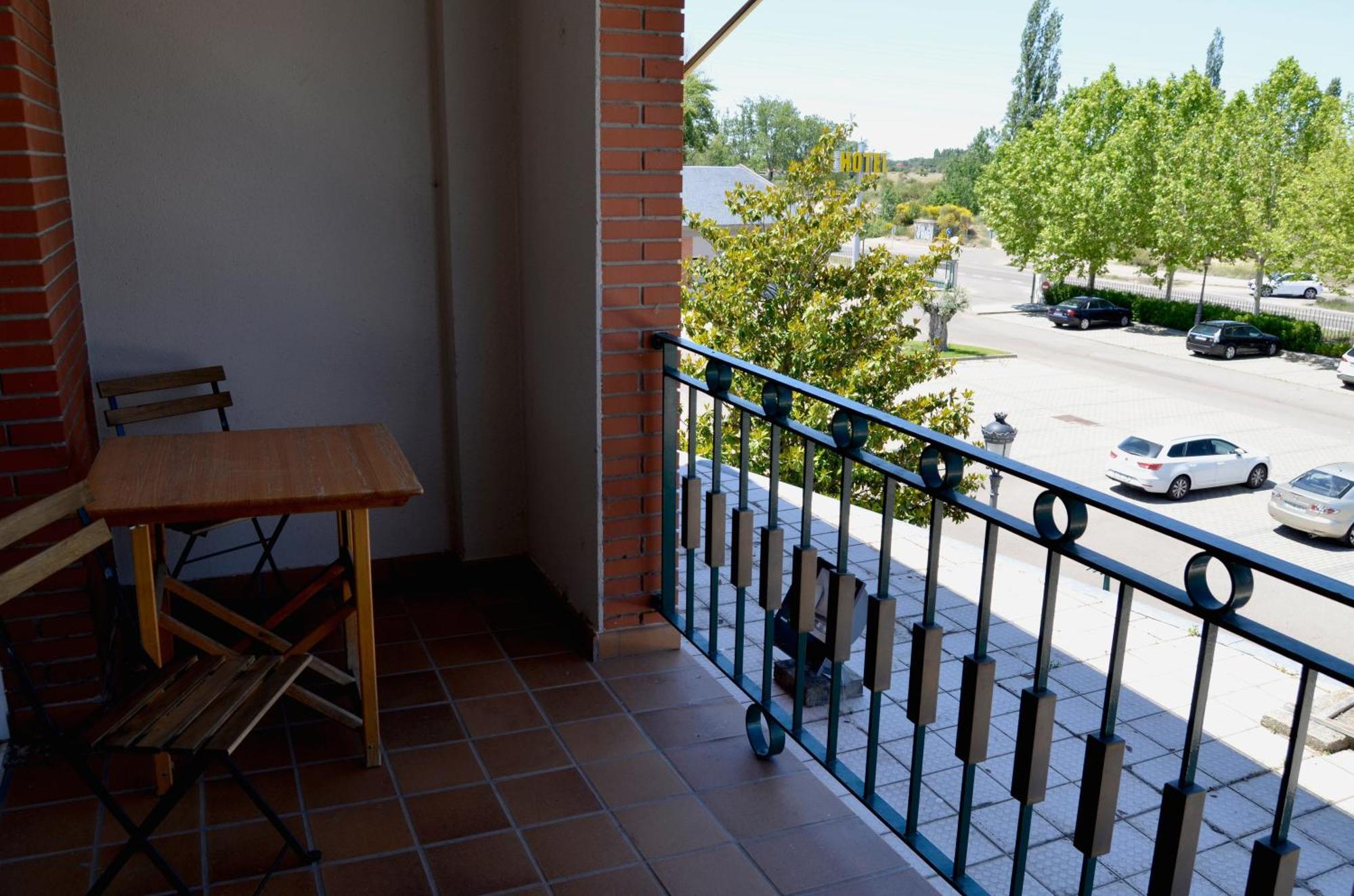 Hotel Lasa Sport Valladolid Zewnętrze zdjęcie