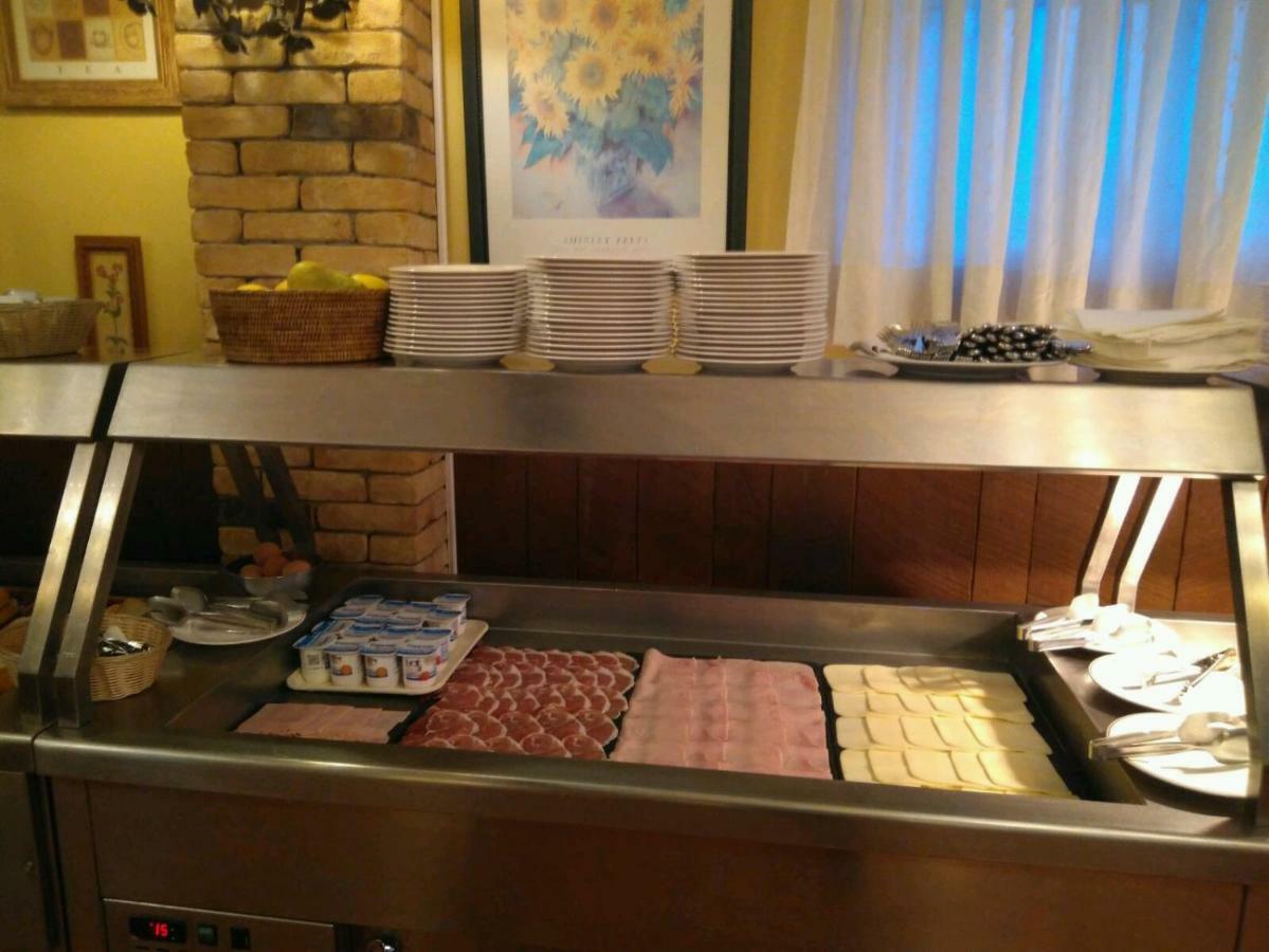 Hotel Lasa Sport Valladolid Zewnętrze zdjęcie